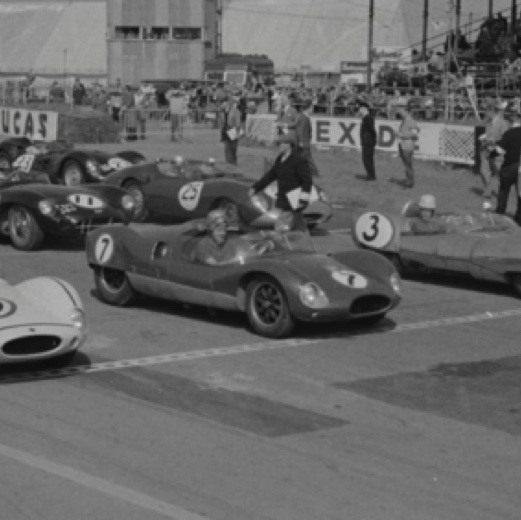 1960 BRDC International Trophy à Silverstone sur l'Aston Martin DRR 1 300 (Jim porte le N°11 en seconde ligne)